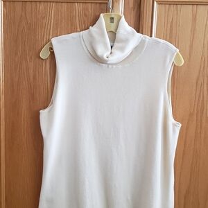 Joan Leslie sleeveless turtleneck tee L